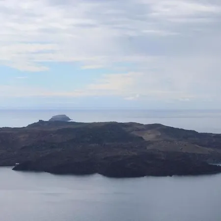 Beautiful Santorini Galazio 2 Bedrooms Private Terrace & Breathtaking Caldera Views Vila